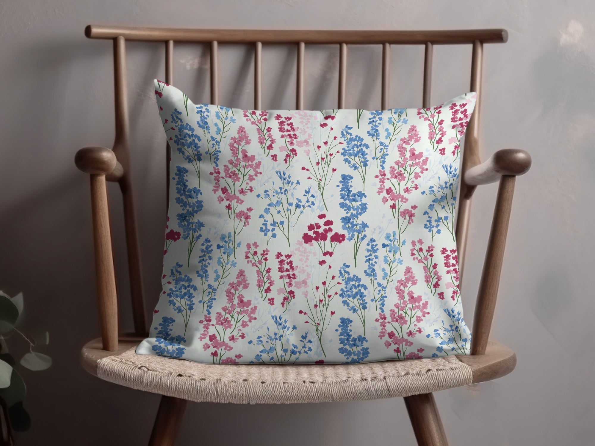 Floral Pattern Decorative Throw Pillow product