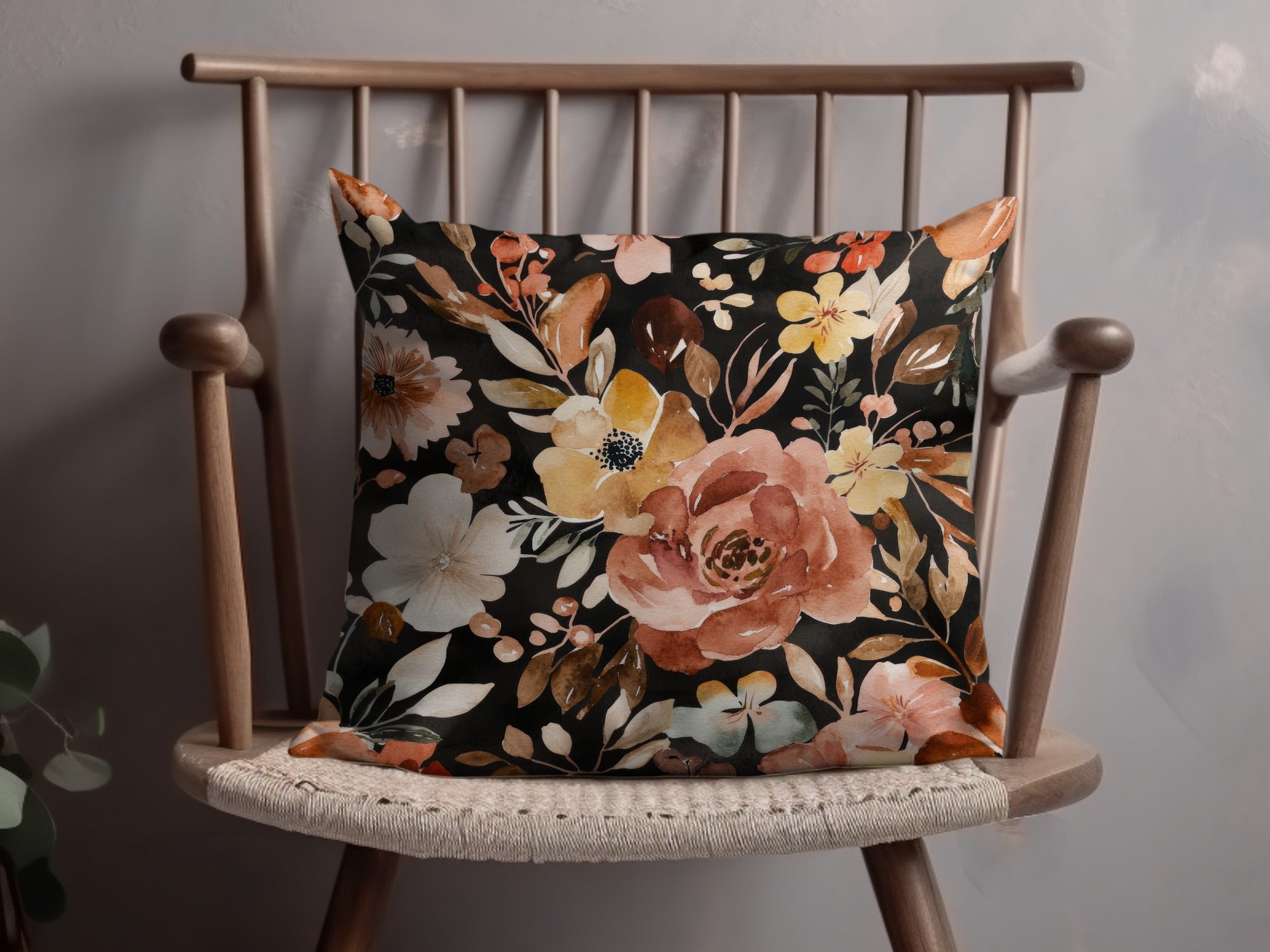 Elegant Floral Pattern Decorative Throw Pillow Cover