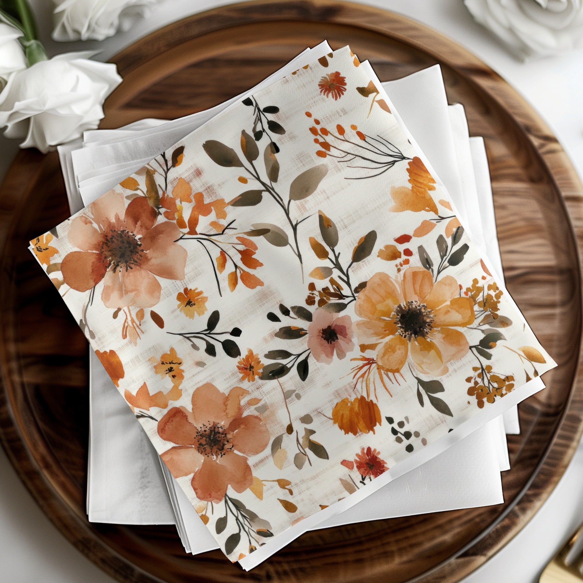 Elegant Floral Patterned Napkin for Sophisticated Dining