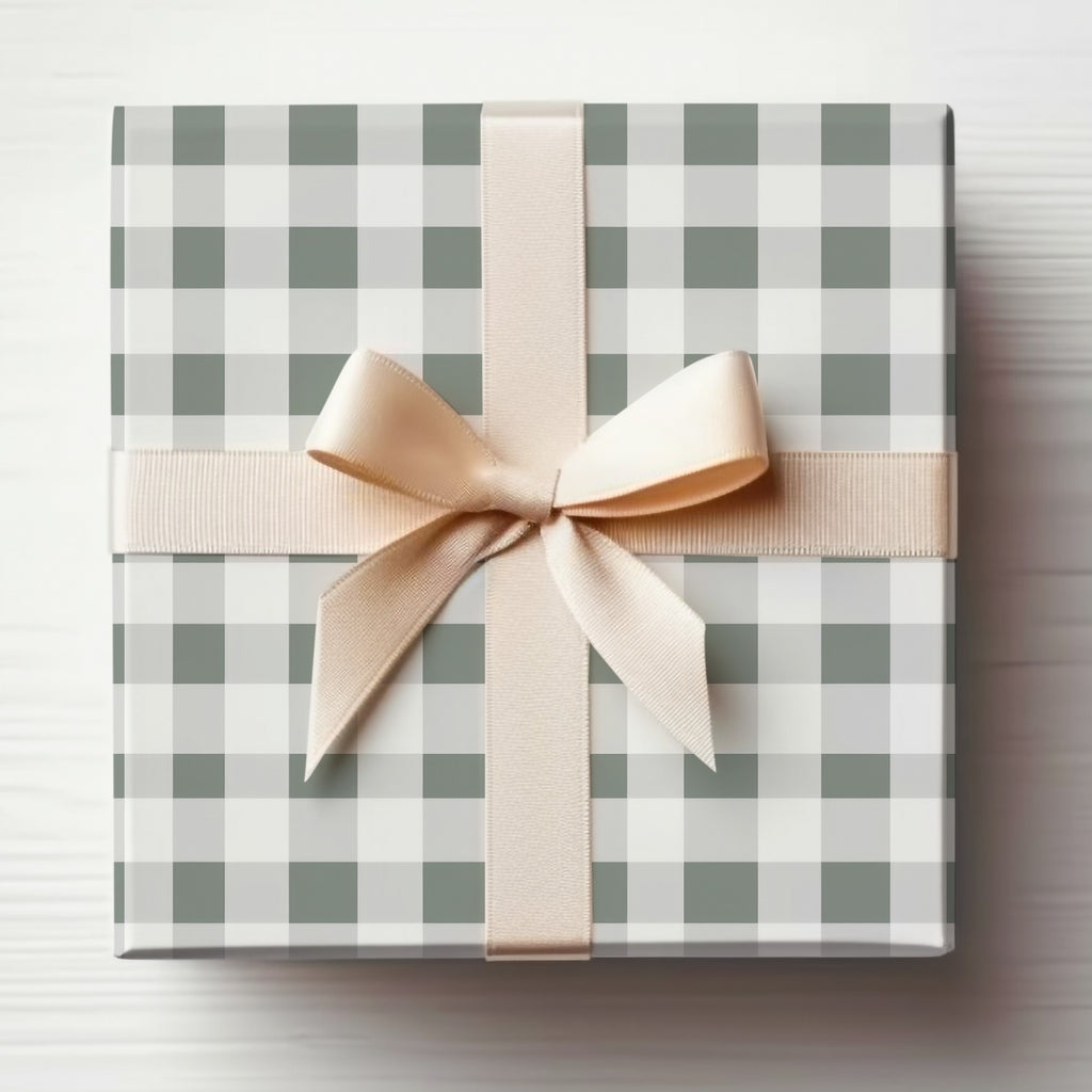 Elegant Checkered Ribbon Gift Box for Any Occasion