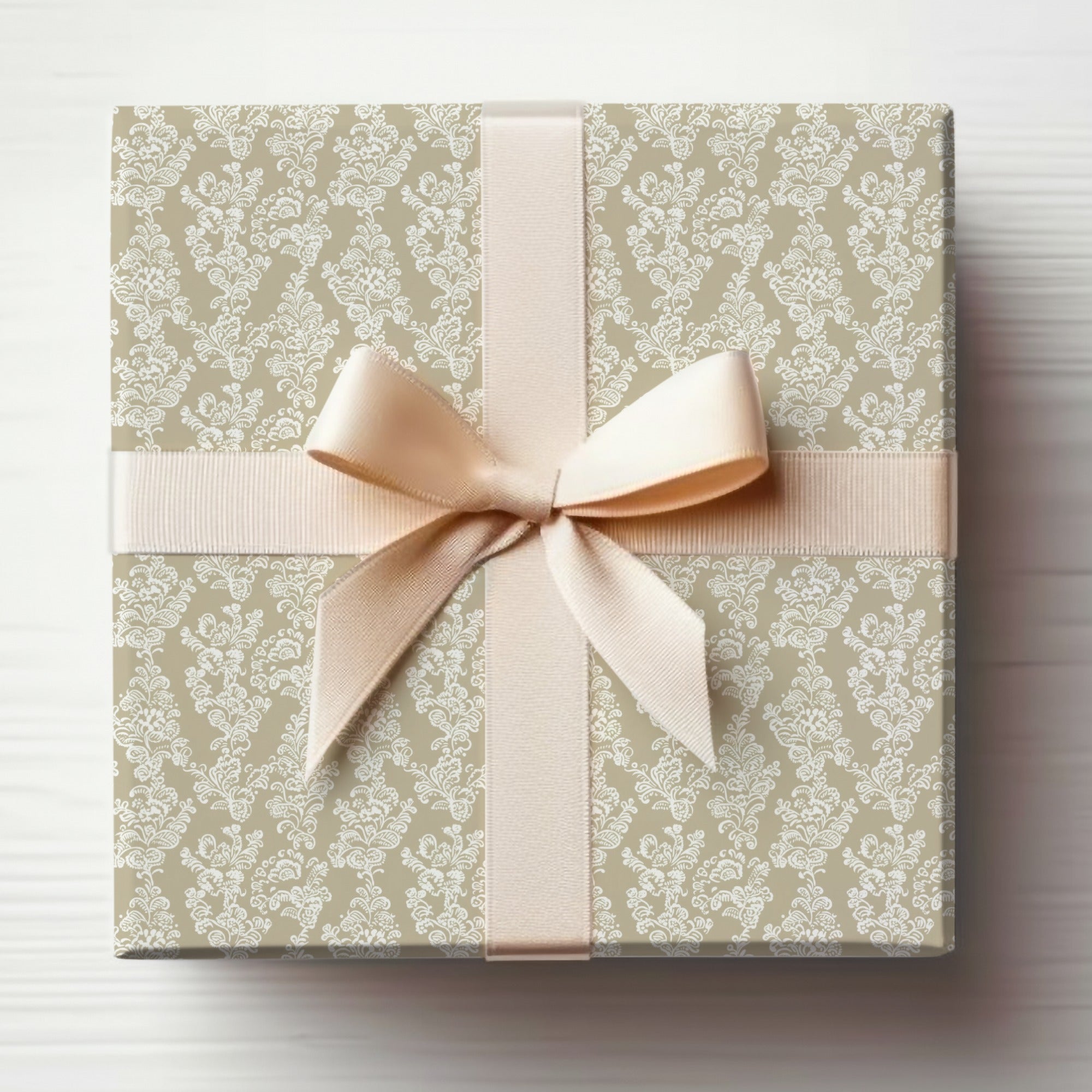 Elegant Beige Damask Pattern Gift Box for Special Occasions