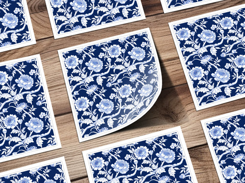 Elegant Blue and White Floral Pattern Product