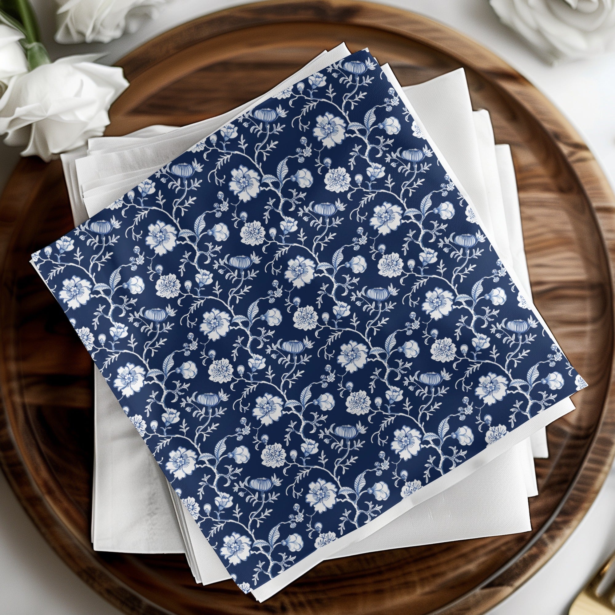 Elegant Blue Floral Pattern Dinner Napkin Set