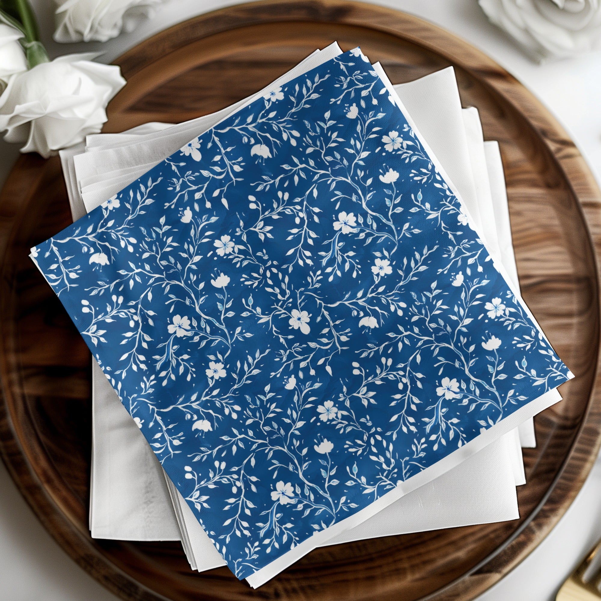 Blue and White Floral Patterned Napkin Set