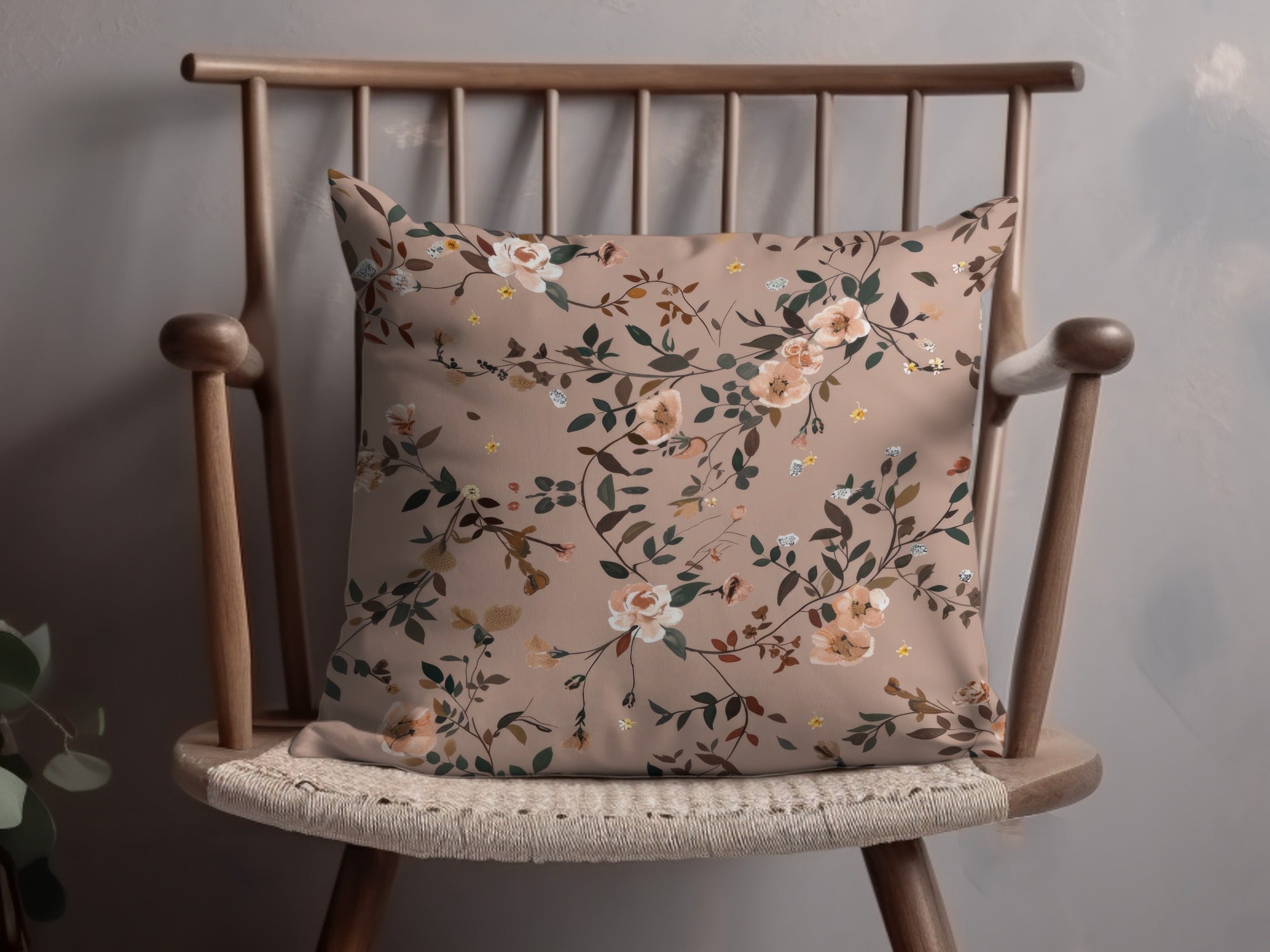 Elegant Floral Pattern Cushion for Home Decor