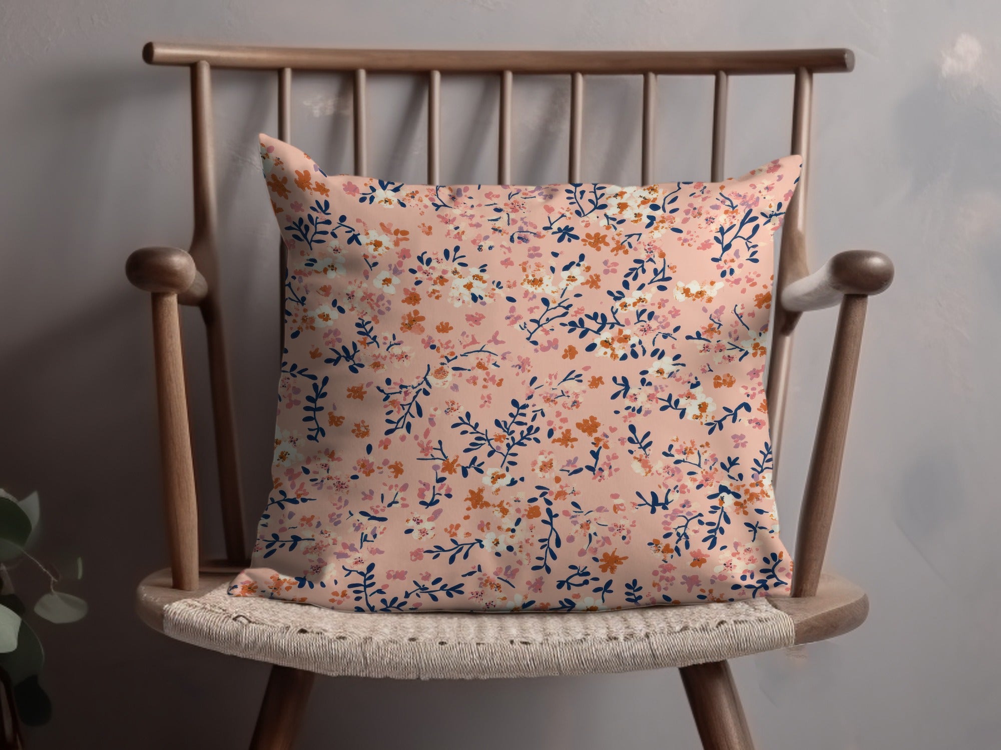 Floral Patterned Decorative Throw Pillow product