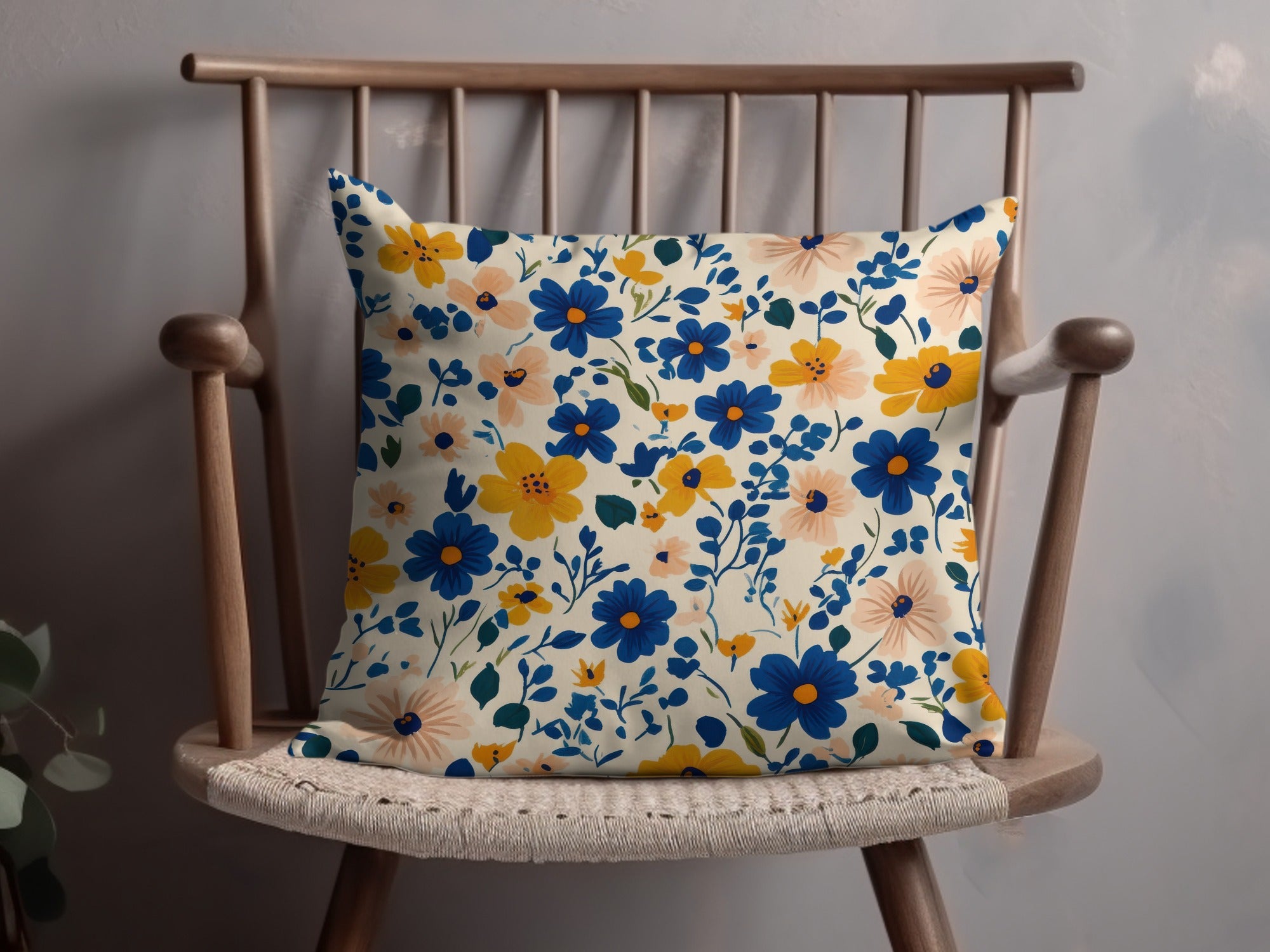 Vibrant Floral Design Accent Pillow for Cozy Moments