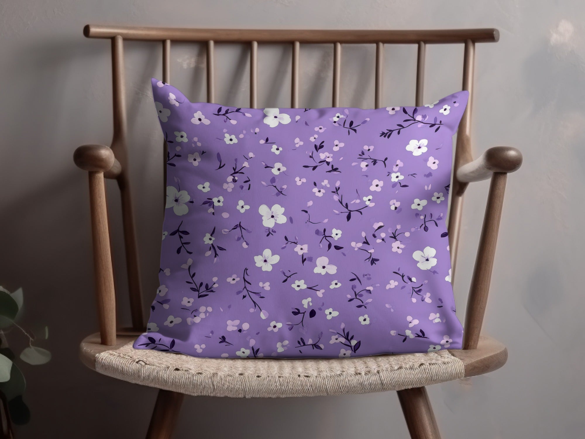 Lavender Floral Patterned Decorative Throw Pillow