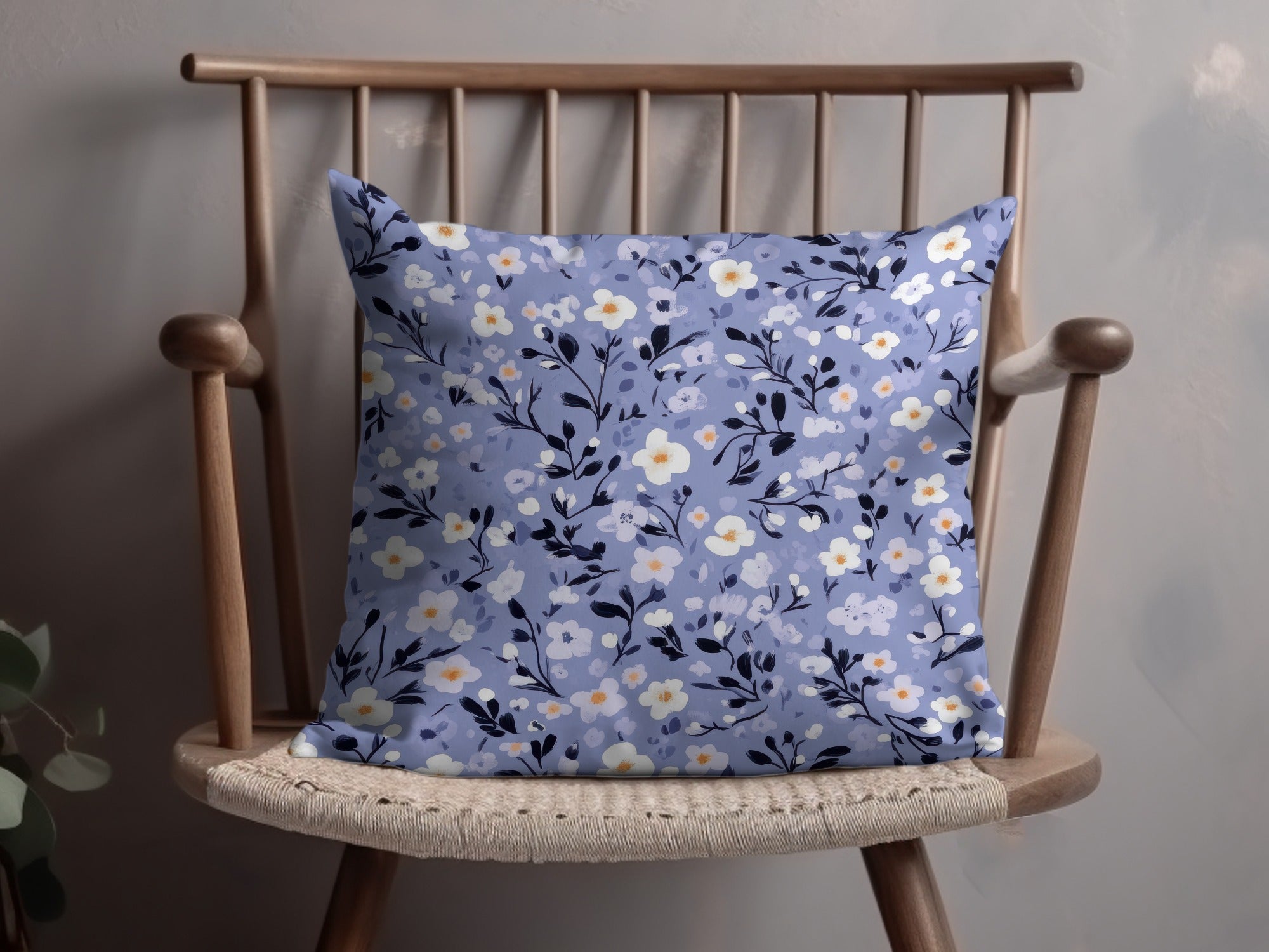 Floral Pattern Decorative Throw Pillow product