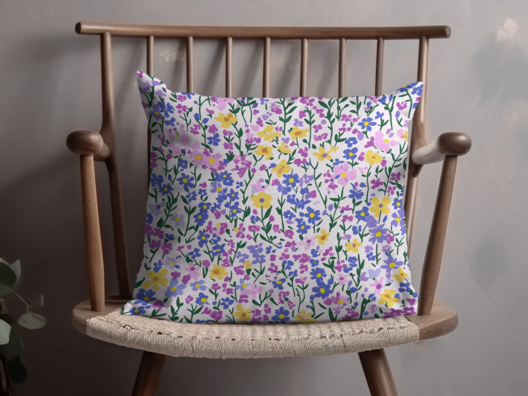 Vibrant Floral Pattern Throw Pillow for Cozy Living Spaces