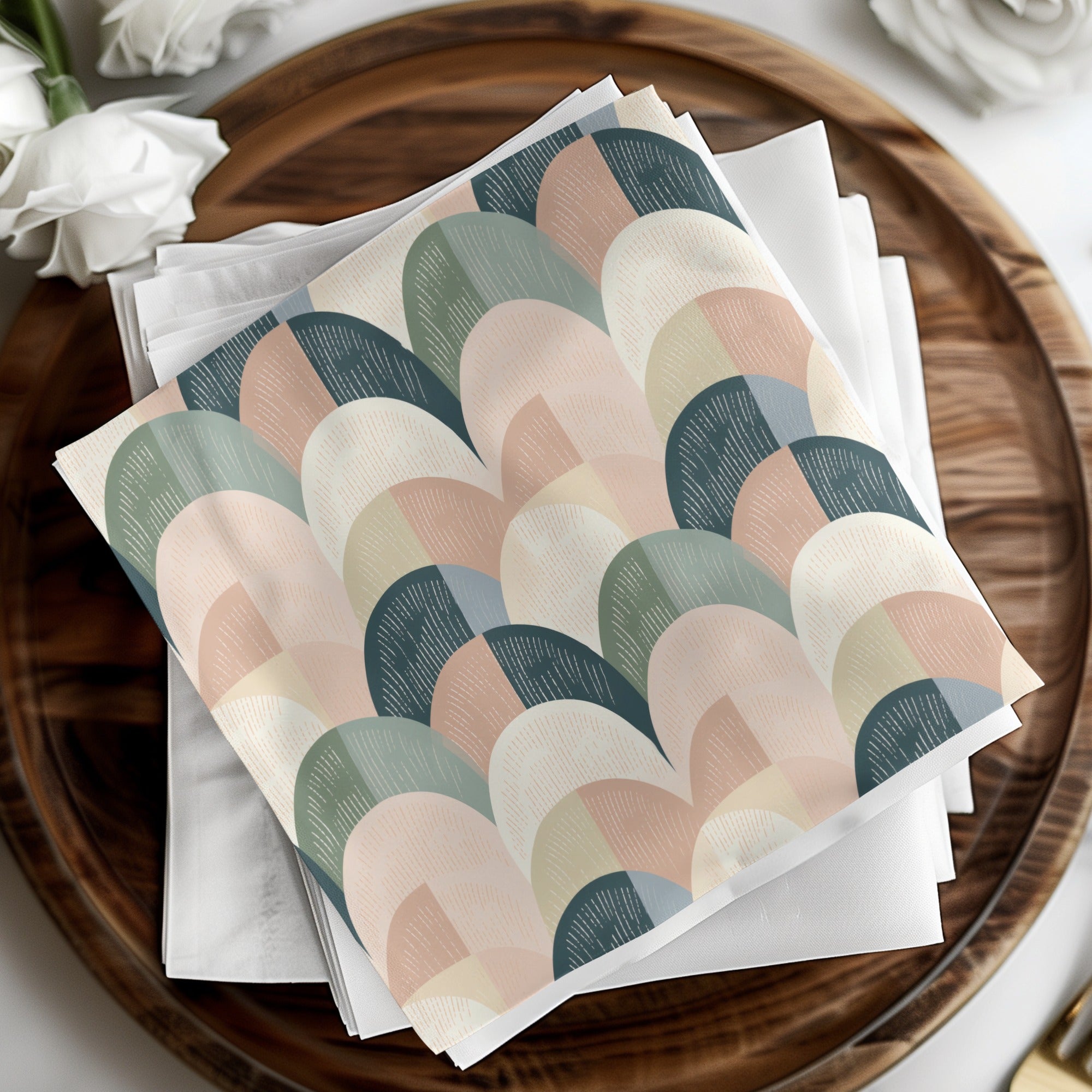 Elegant Multicolor Scallop Pattern Decorative Napkins
