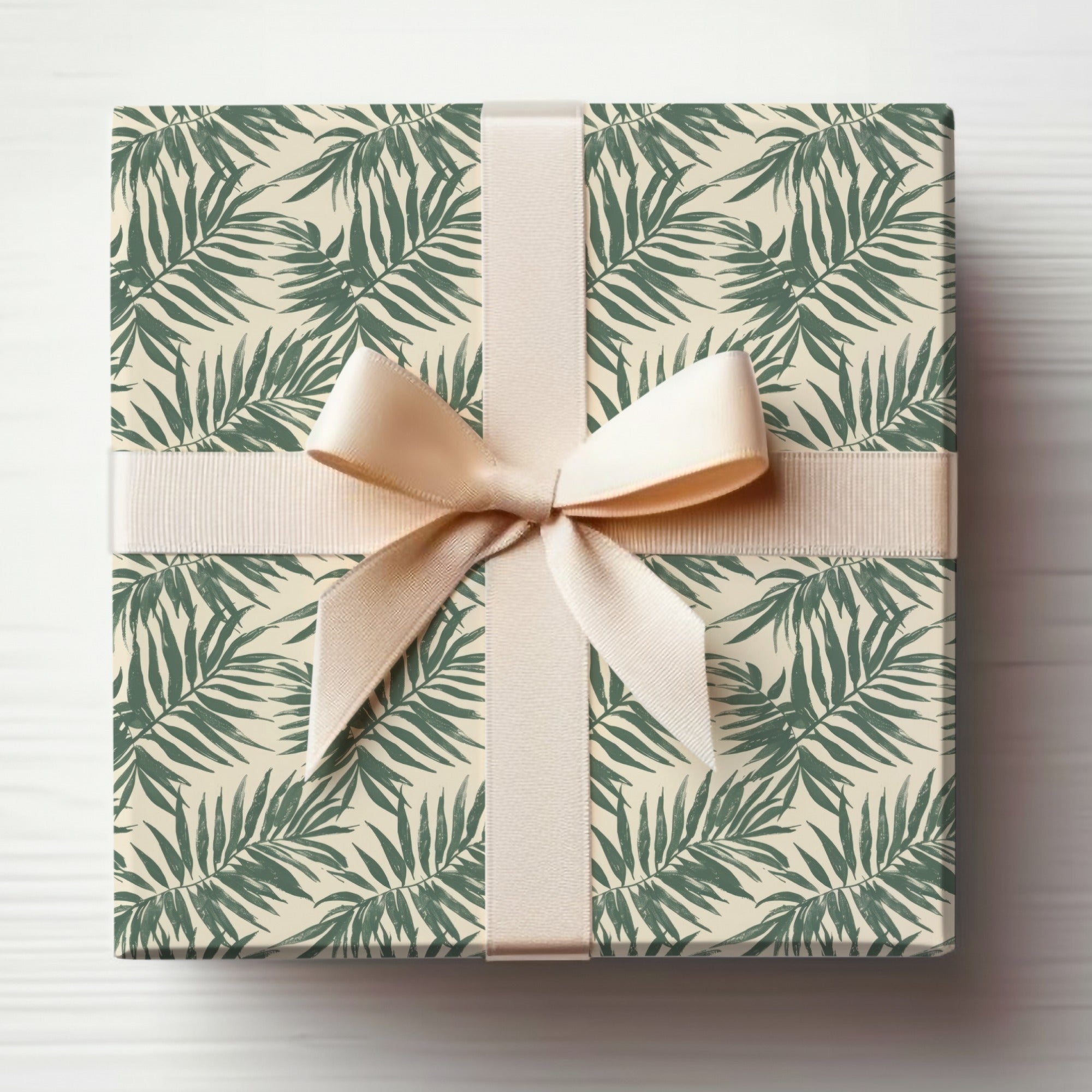 Elegant Palm Leaf Gift Box with Cream Ribbon Bow