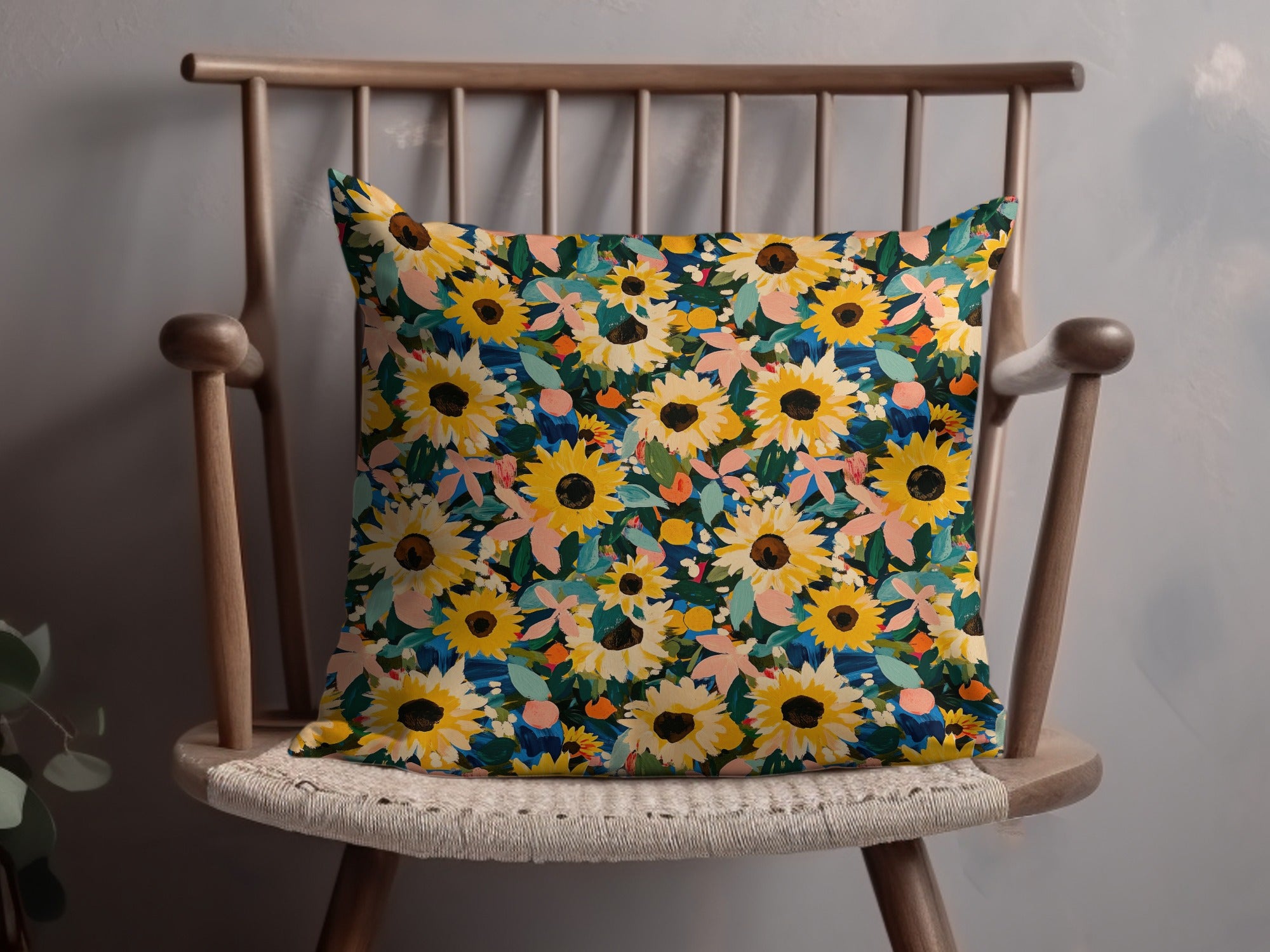 Vibrant Sunflower Print Decorative Throw Pillow