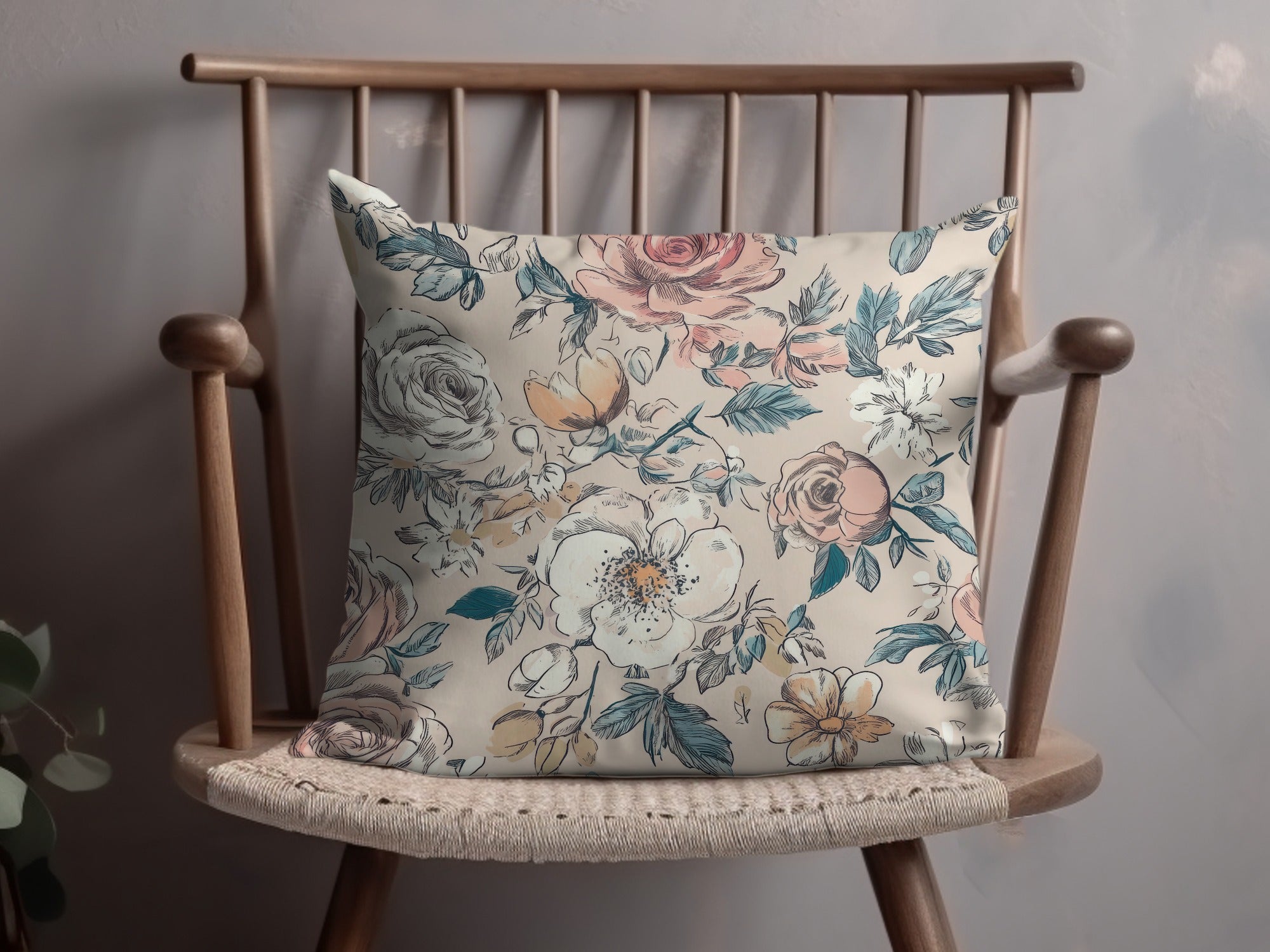 Floral Patterned Decorative Throw Pillow product