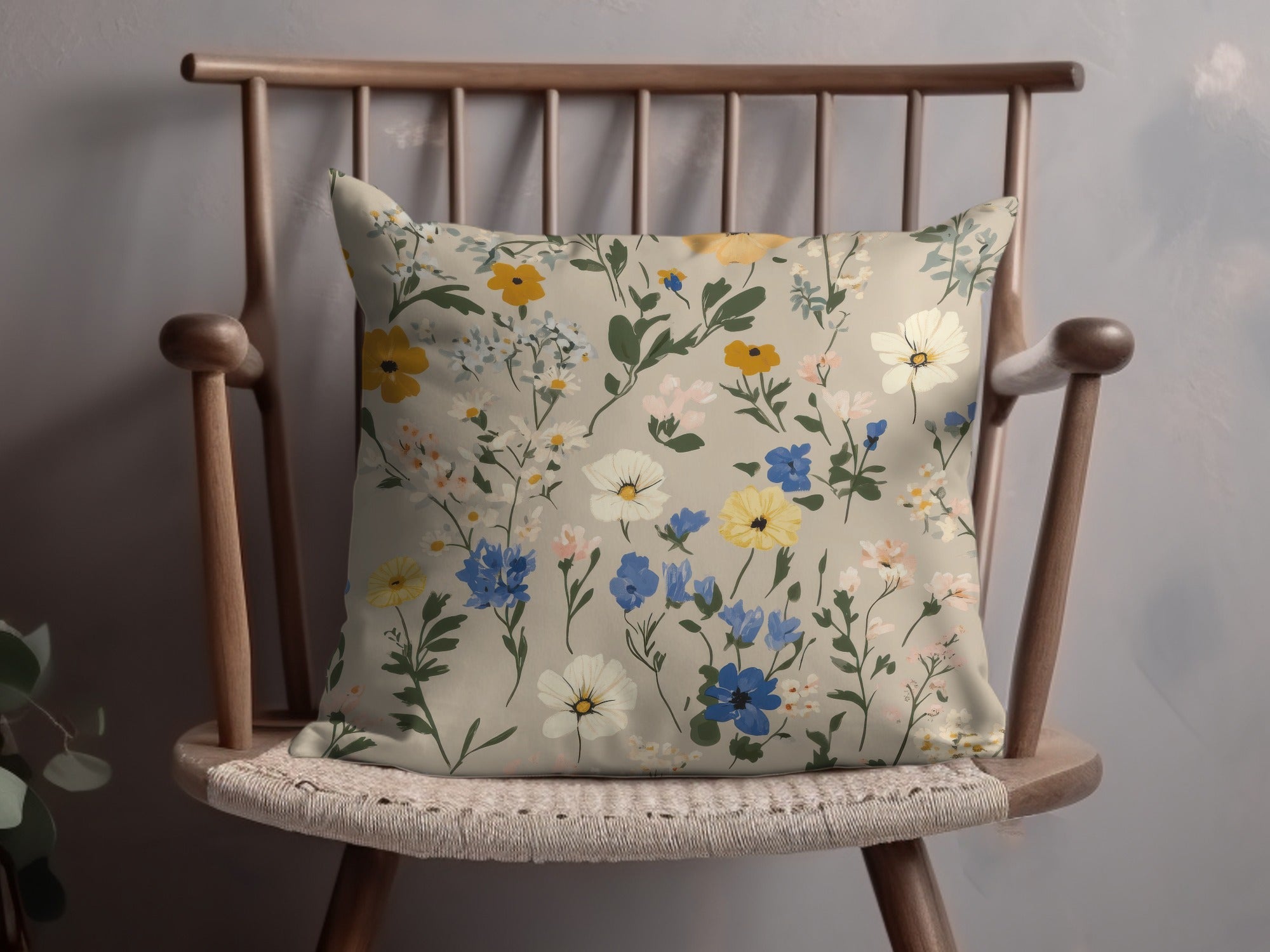 Floral Pattern Decorative Throw Pillow for Home Decor