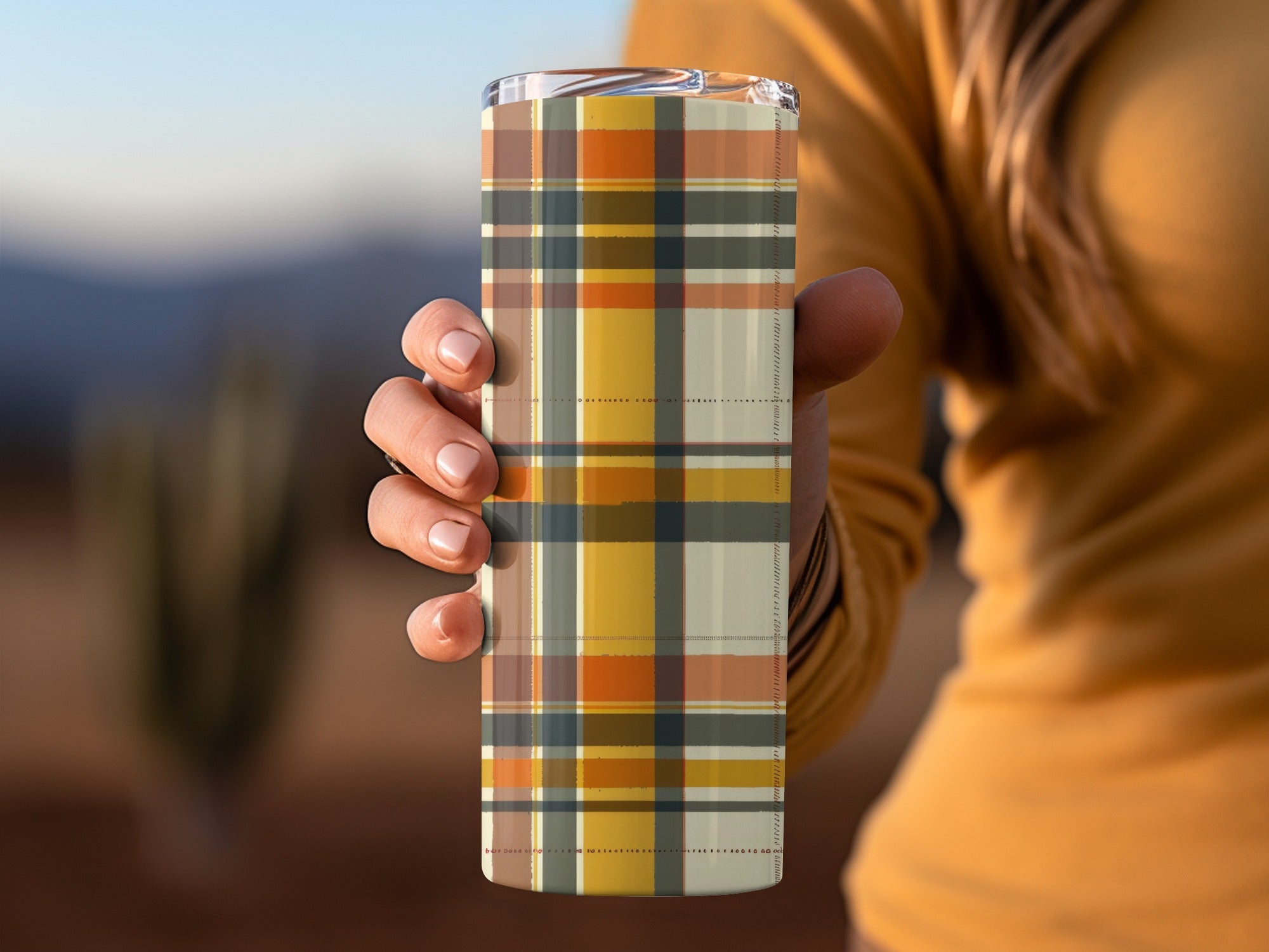Stylish Multicolor Plaid Pattern Travel Tumbler Product