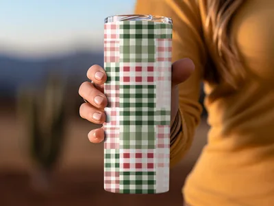 Stylish Red and Green Plaid Patterned Travel Mug