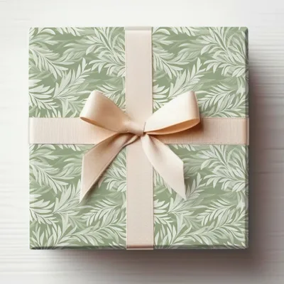Elegant Green Leaf Patterned Gift Wrapping for Presents